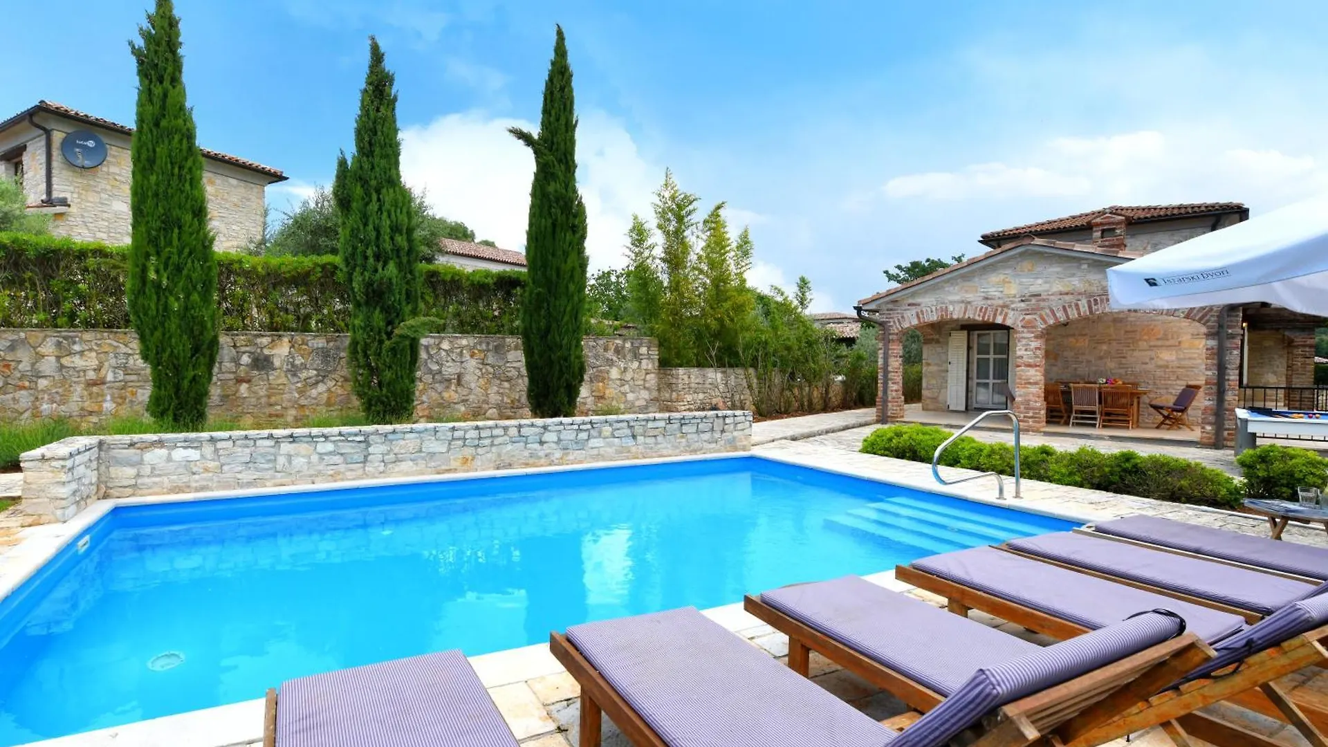 Villa Camelina Barat